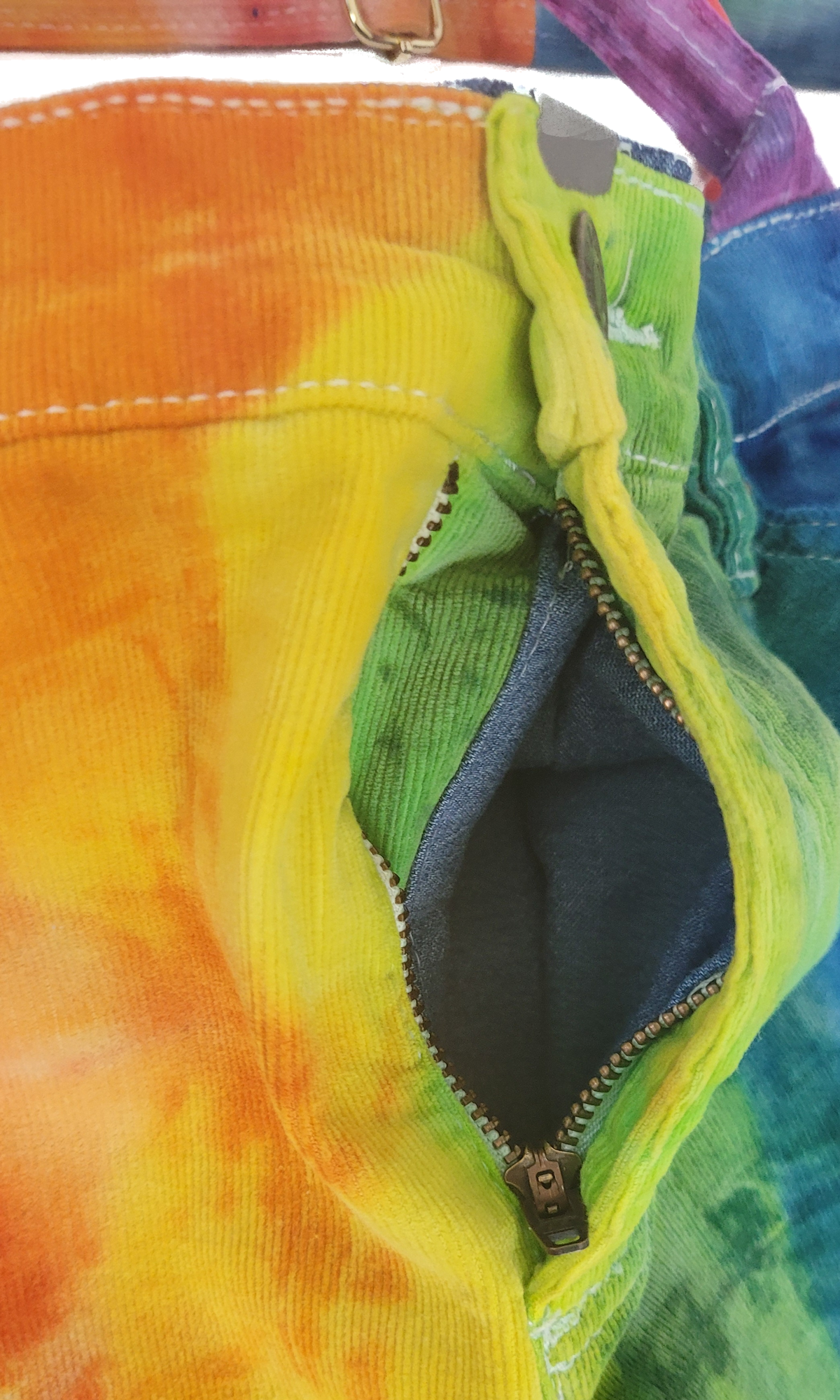 Rainbow Tie-Dye Hand Bag zipper fly pocket
