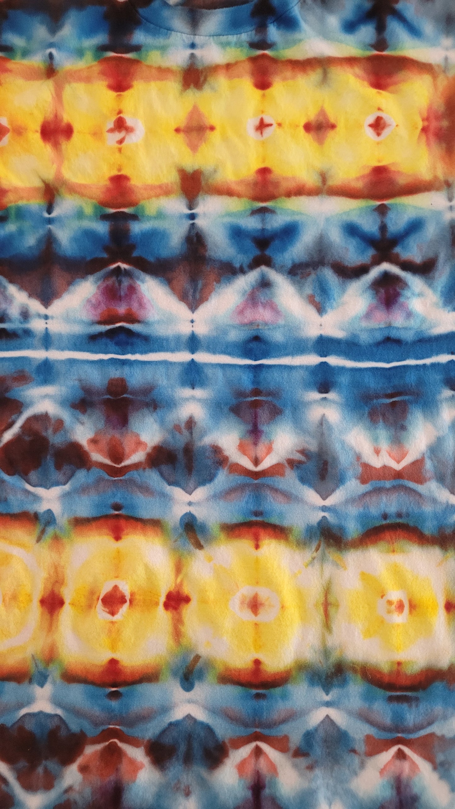 Kaleidoscope Horizon Tie-Dye T-Shirt - Adult, Unisex Size M - Re-Used Relics